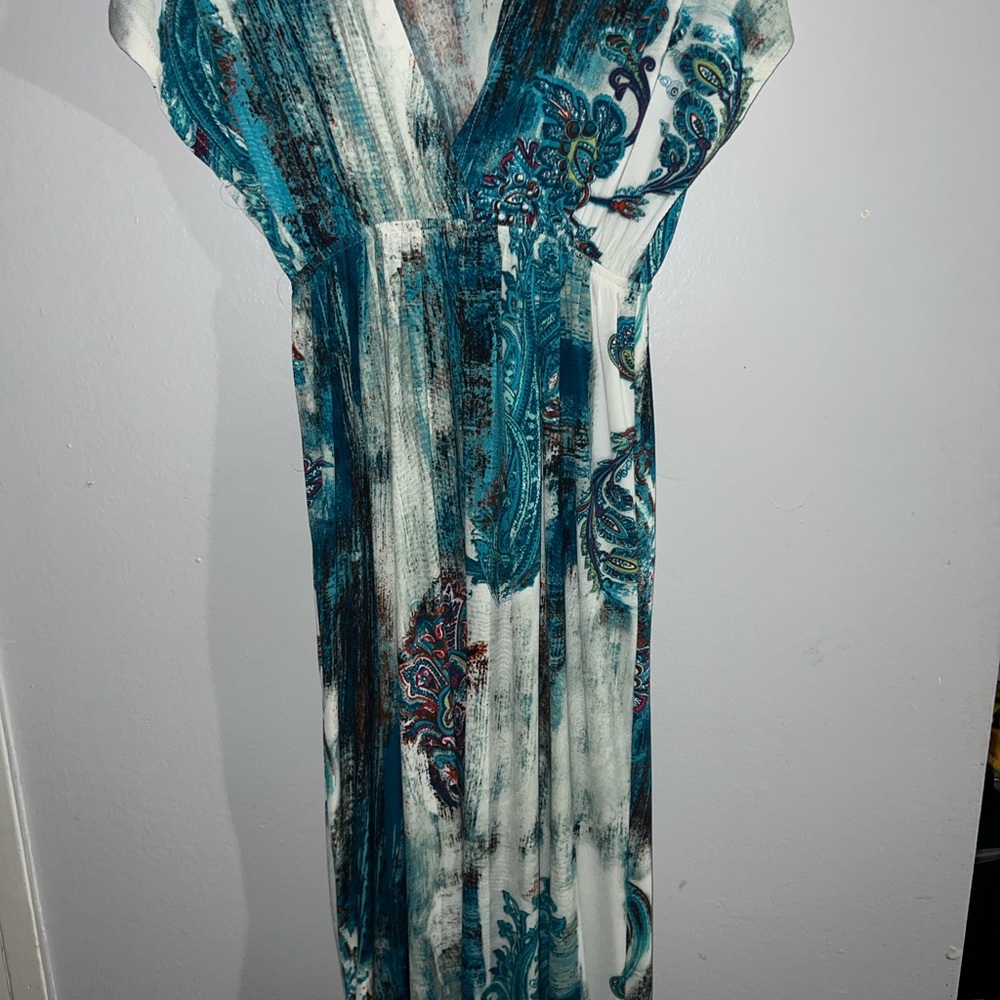 India Boutique Teal and White Paisley V-Neck Maxi Dress